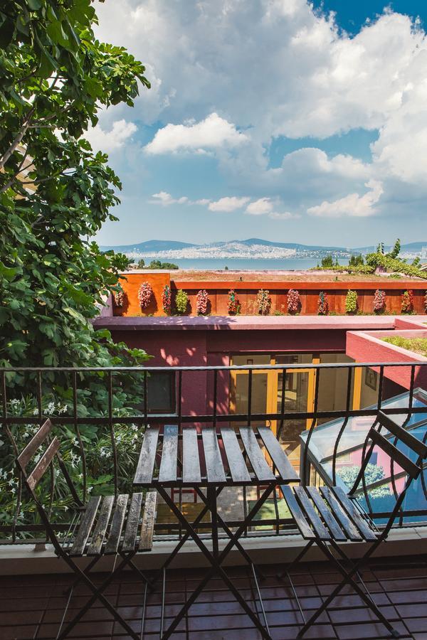 L'isola Guesthouse Heybeliada Esterno foto