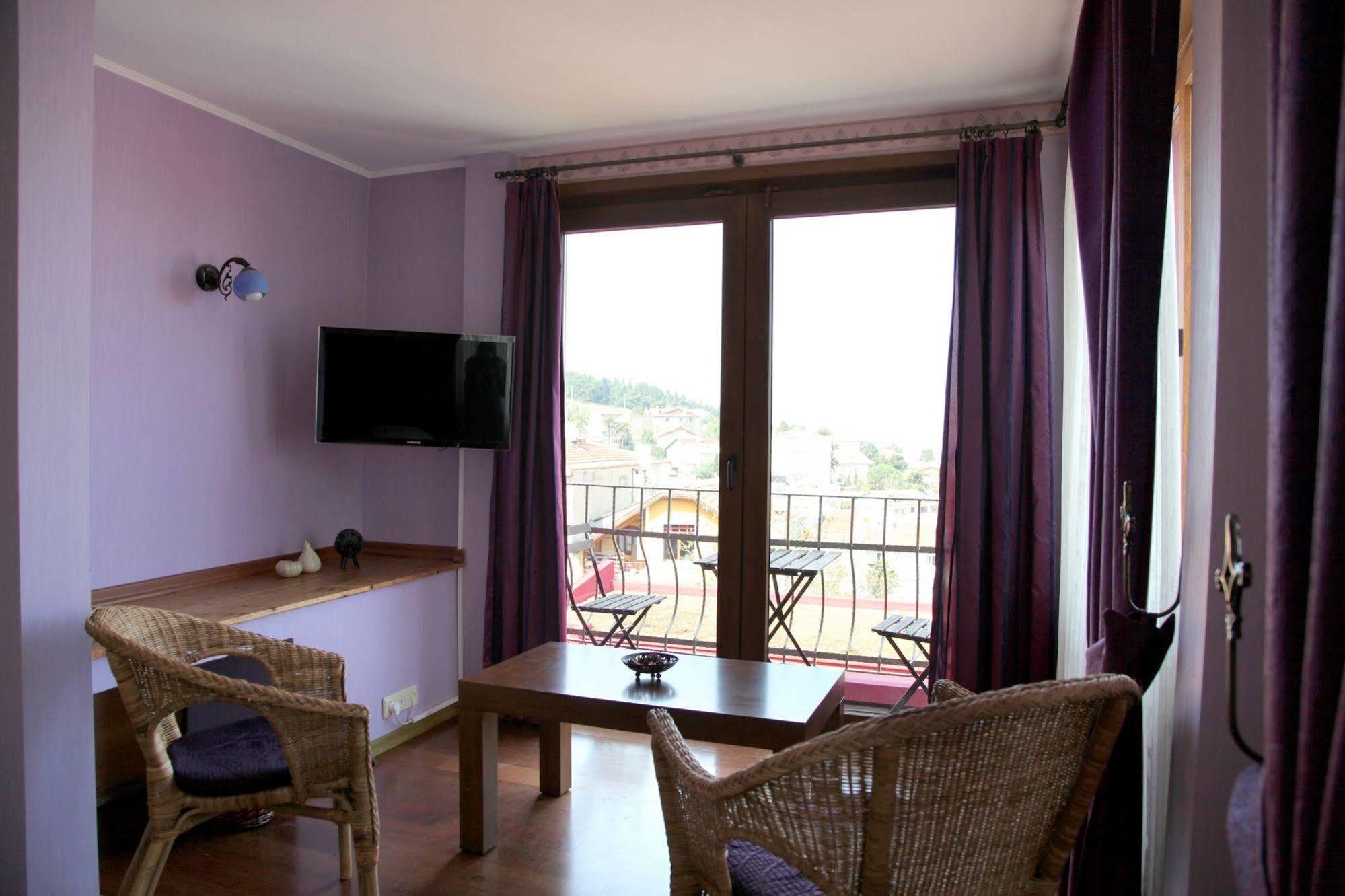 L'isola Guesthouse Heybeliada Esterno foto