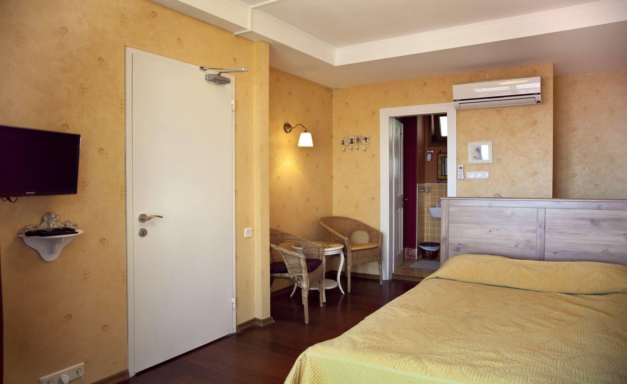 L'isola Guesthouse Heybeliada Esterno foto