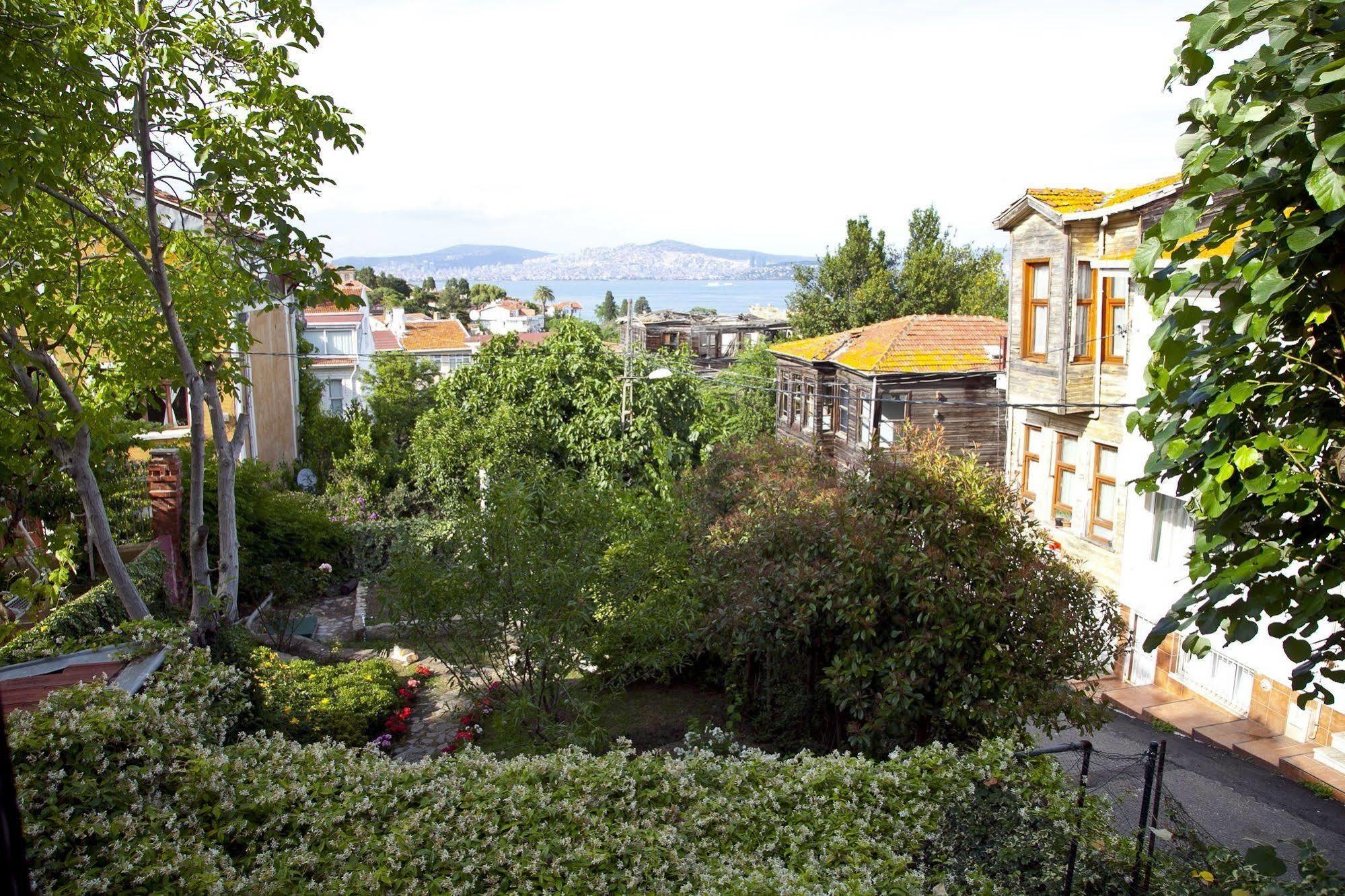 L'isola Guesthouse Heybeliada Esterno foto