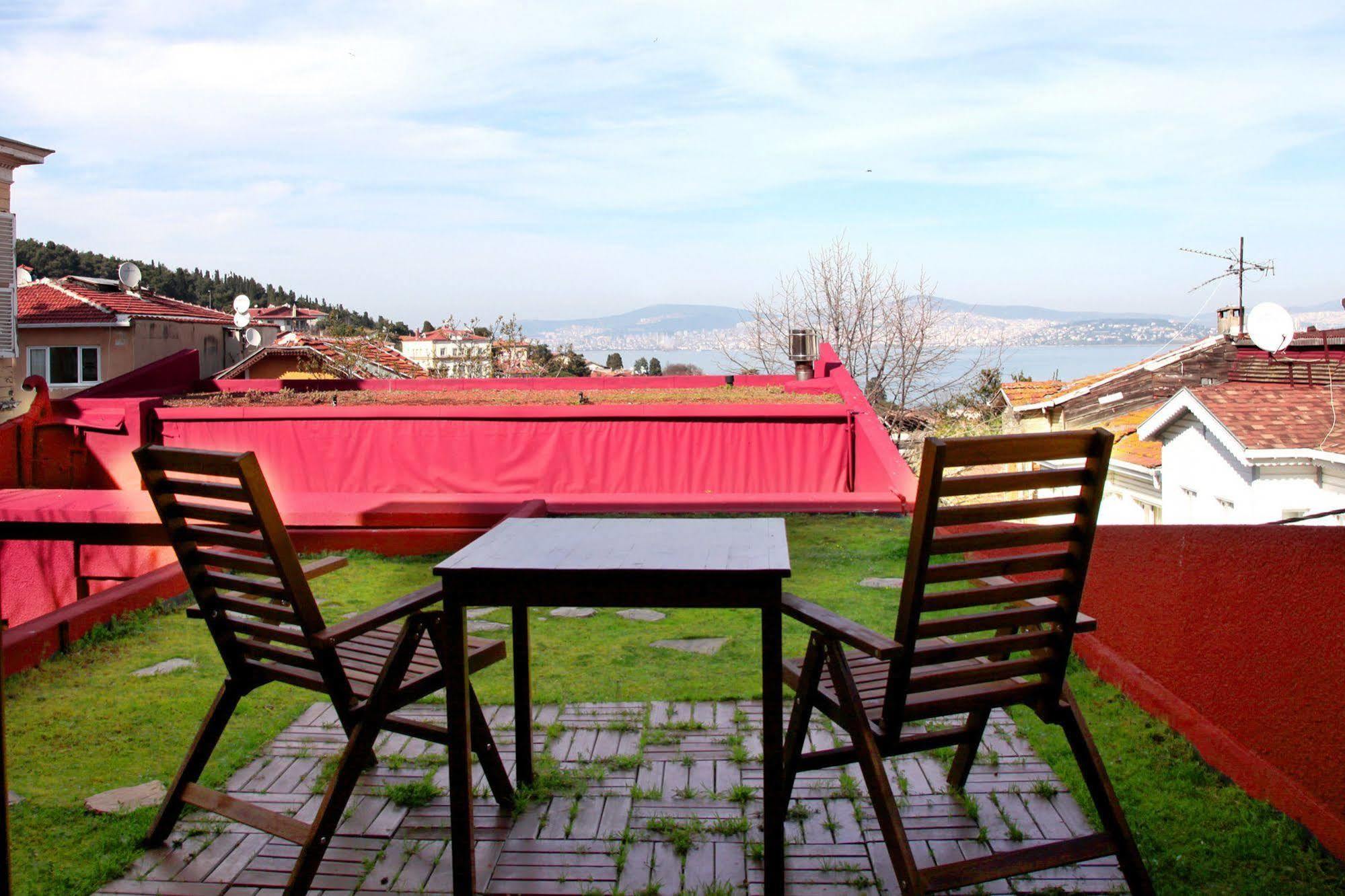 L'isola Guesthouse Heybeliada Esterno foto
